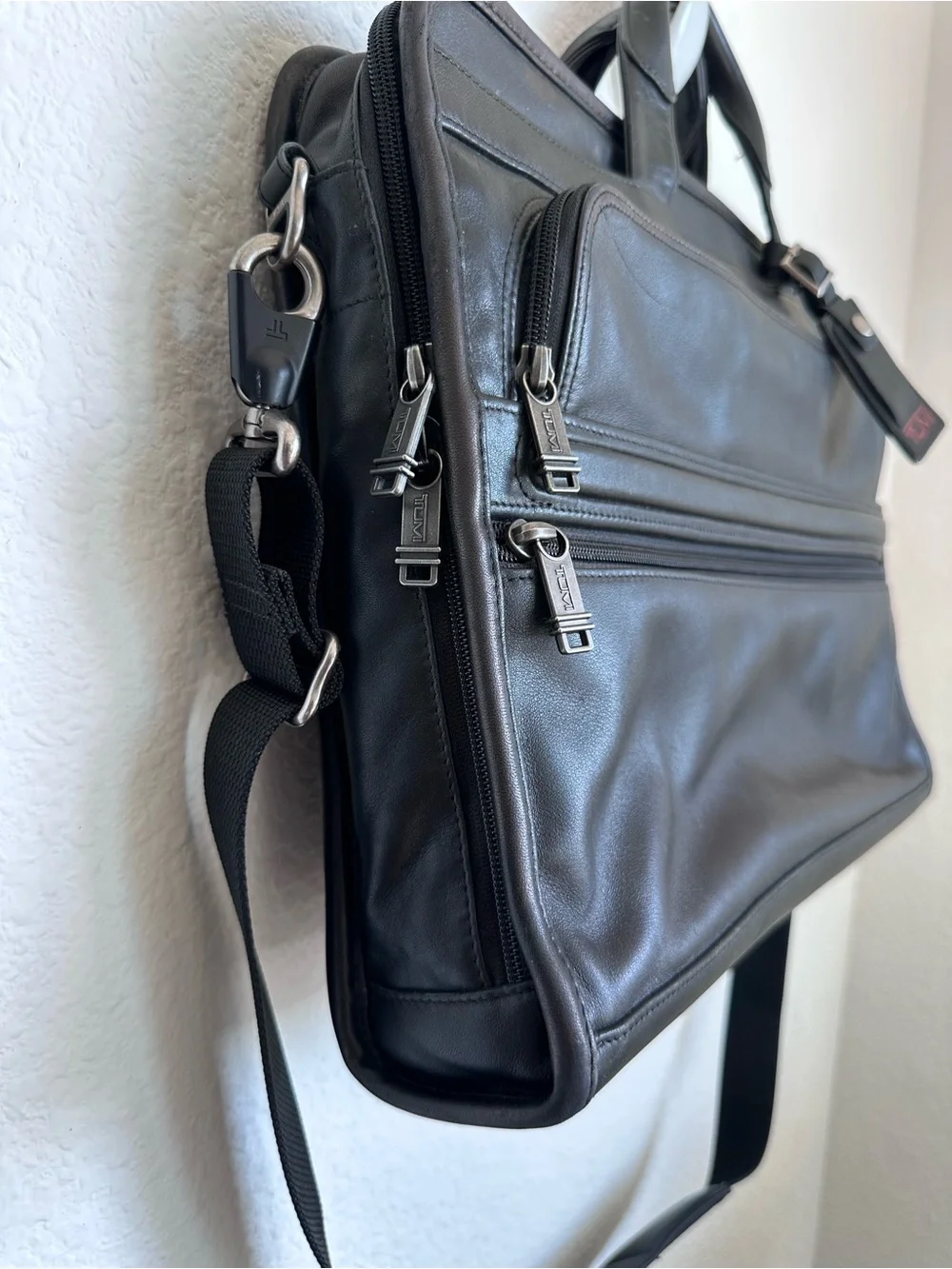 Tumi Alpha Leather Briefcase Travel Bag Black laptop preloved